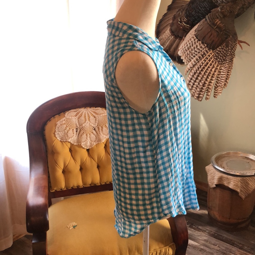 Ladies Sleeveless Top - Picture 3 of 8